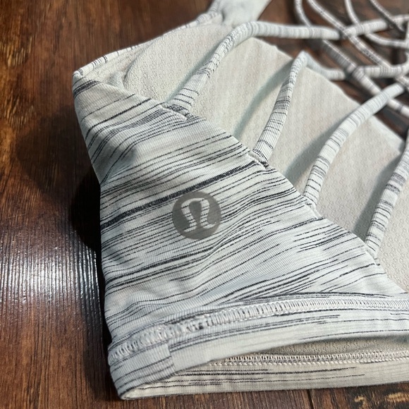 Lululemon free to be wild sports bra - Picture 4 of 7